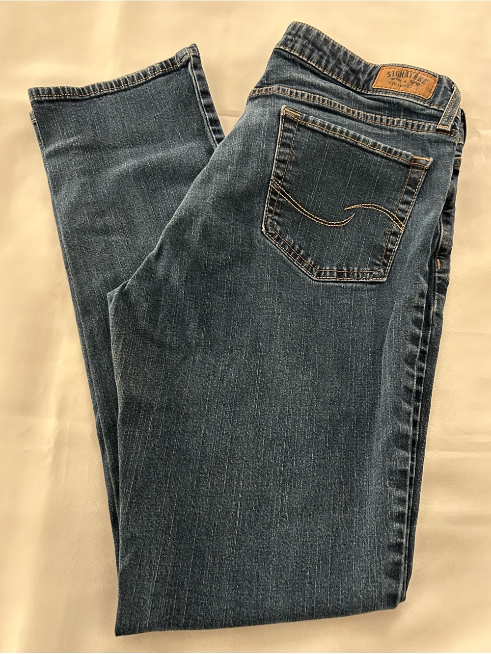 Women’s Signature  by Levi Strauss blue denim jeans midrise straight leg size 14